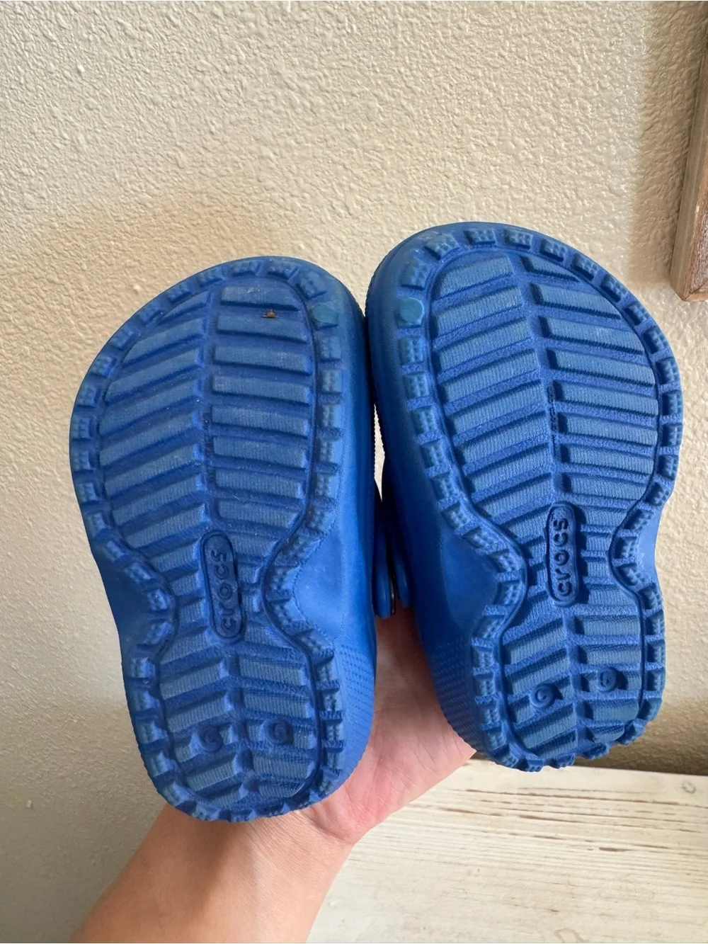 CROCS Kids Classic Lined Clogs - Royal Blue with Black Lining